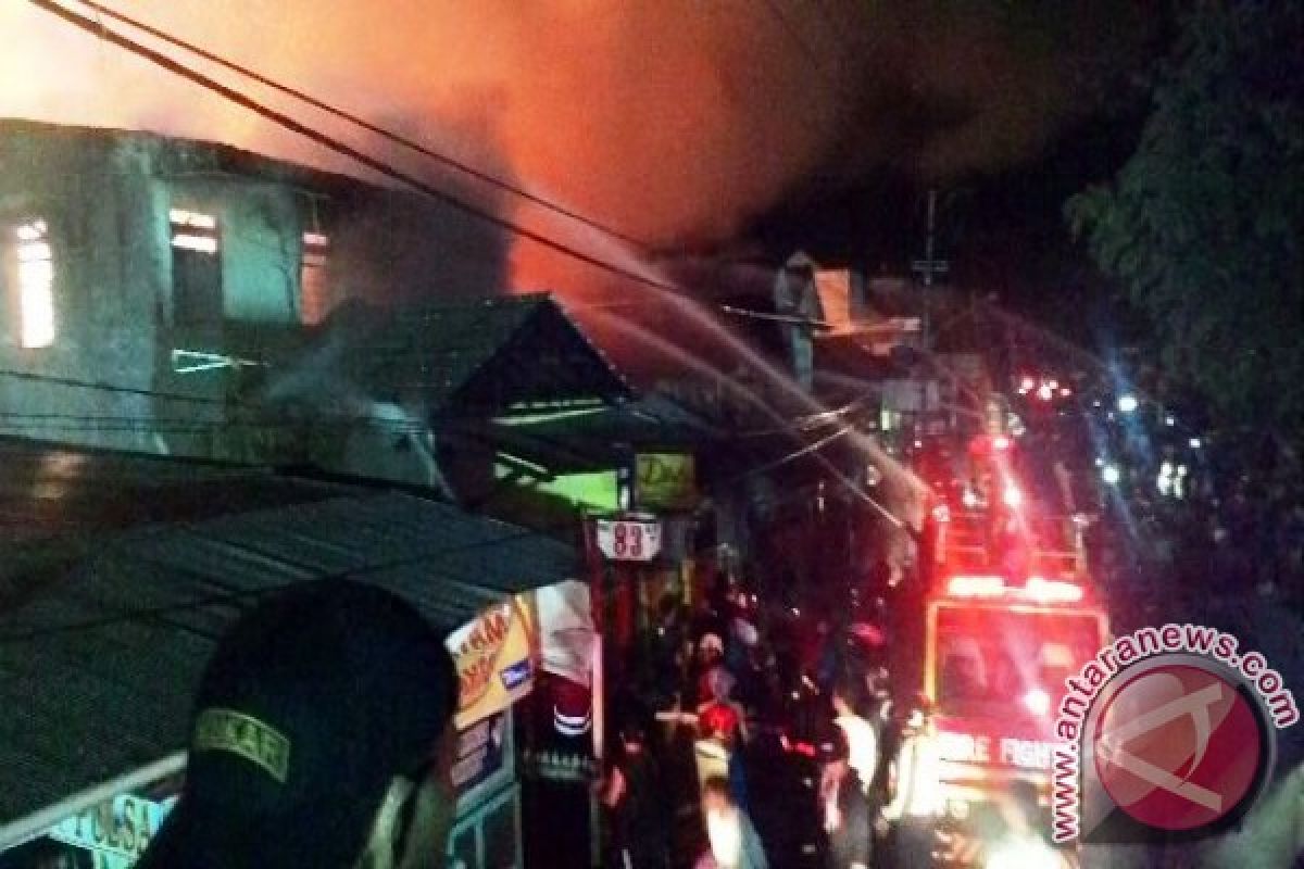 Kebakaran Hanguskan 15 Rumah di Samarinda