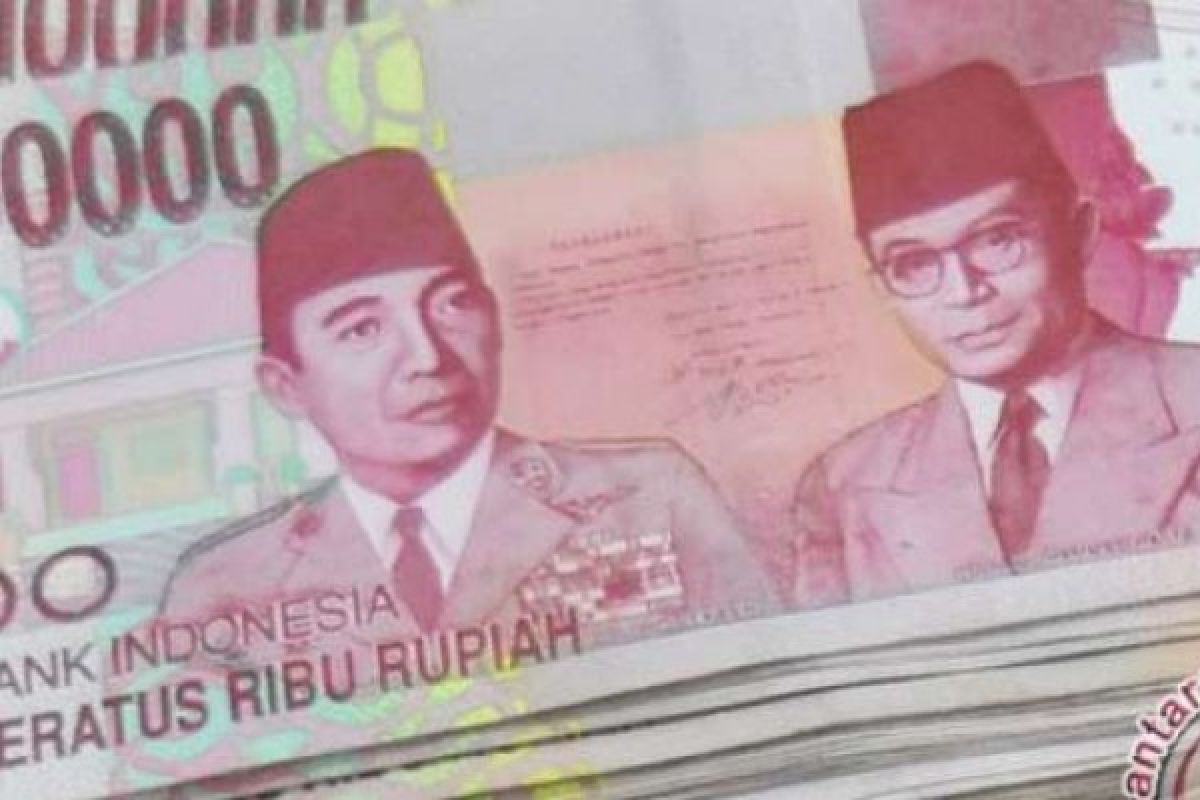 Rabu Pagi Rupiah Melemah Jadi Rp13.747 Per Dolar AS