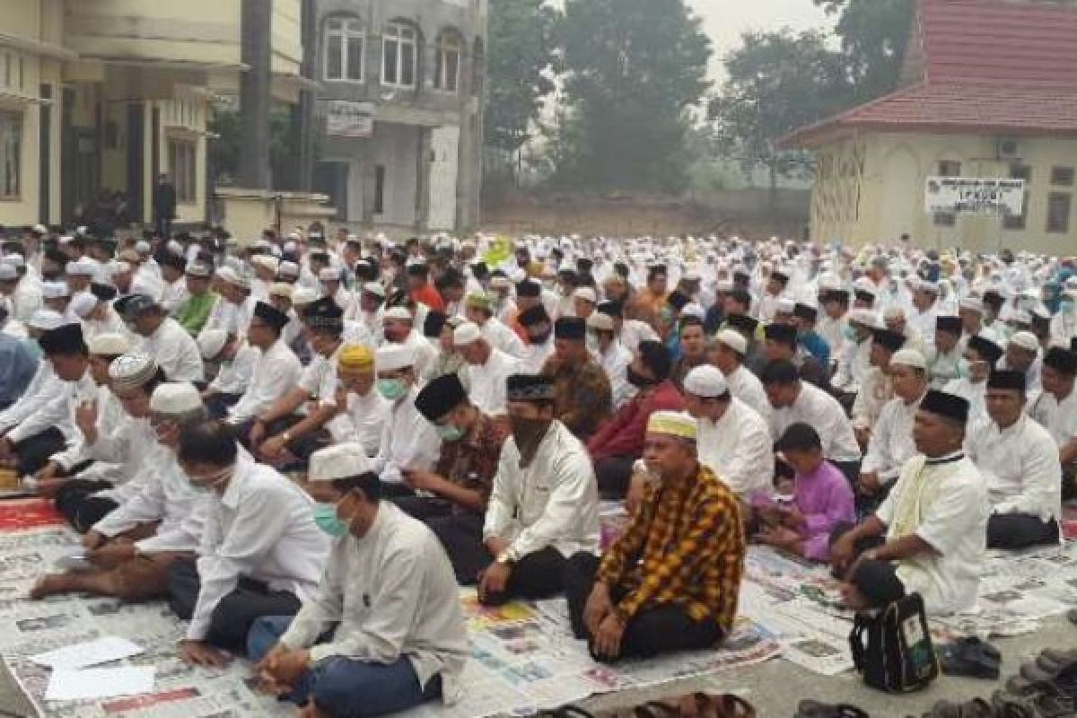 Warga Pekanbaru Gelar Salat "Istisqa"  