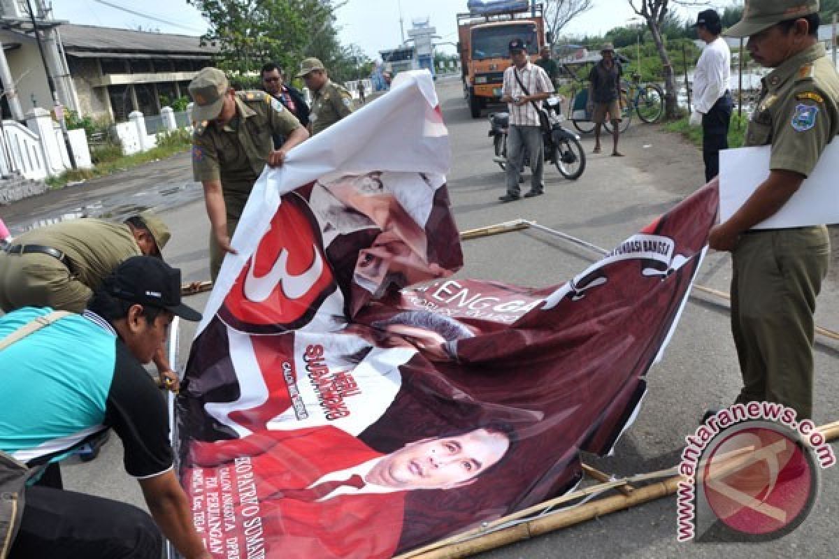 Panwaskab Magelang minta 210 baliho diturunkan