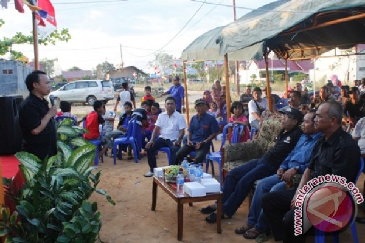 Warga Keluhkan Distribusi Air Bersih dan Listrik