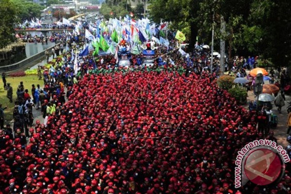 Tiga Menteri Terima Perwakilan Buruh di Kemenkopolhukam