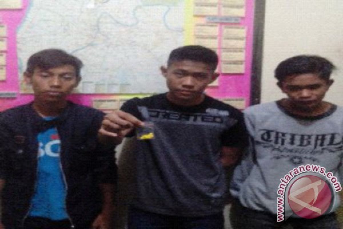 Polisi Tangkap Sepuluh Remaja Mabuk Obat Terlarang 