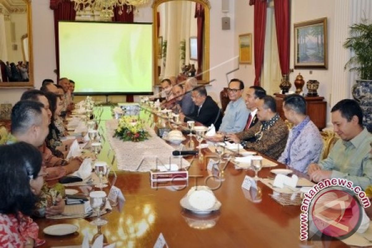 President Jokowi Holds Luncheon For Kadin, HIPMI