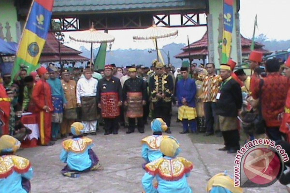 Pemkab Sanggau Komitmen Dukung Even Budaya