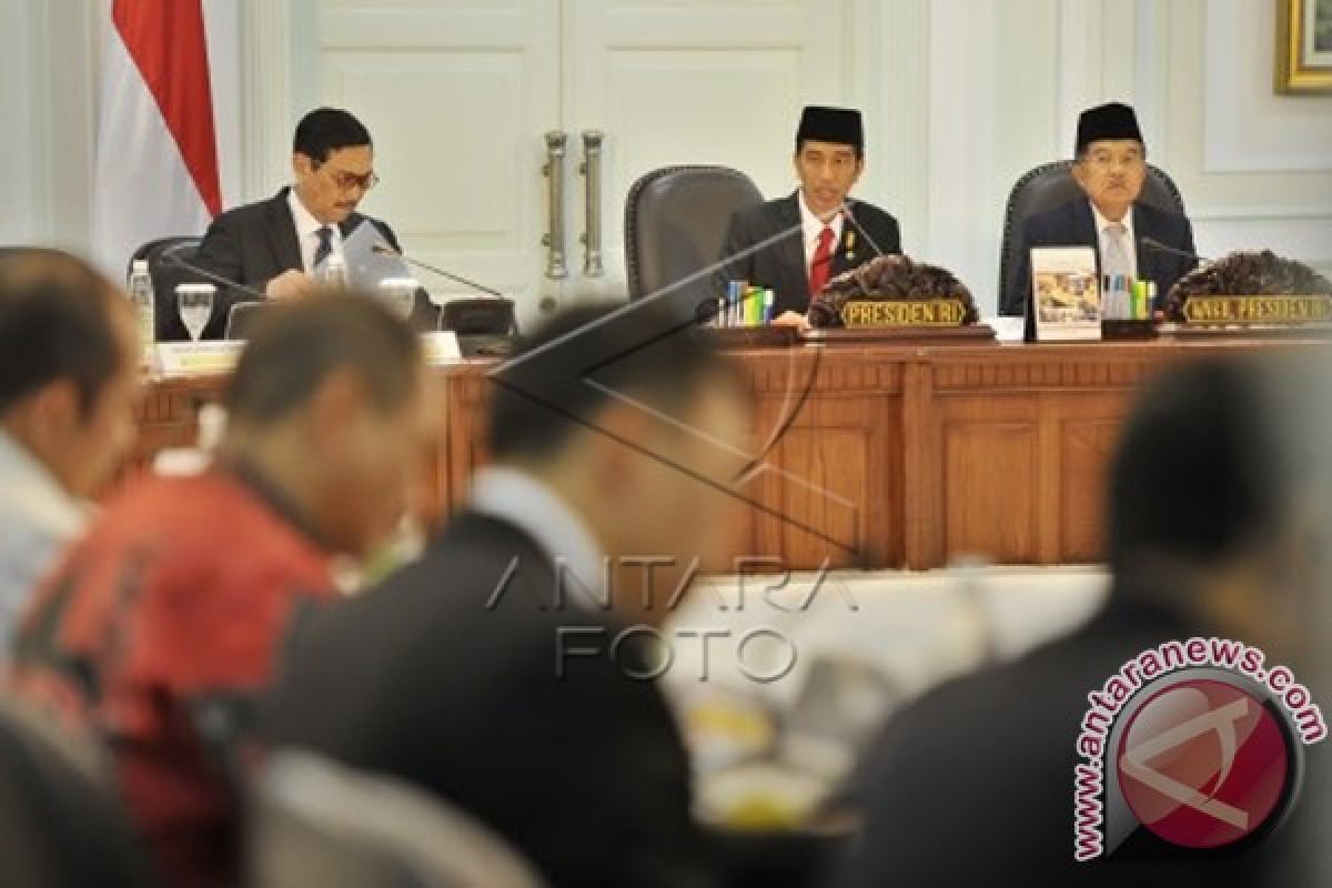 Jokowi Orders Speedy Amendments In Existing Regulations Related To Business