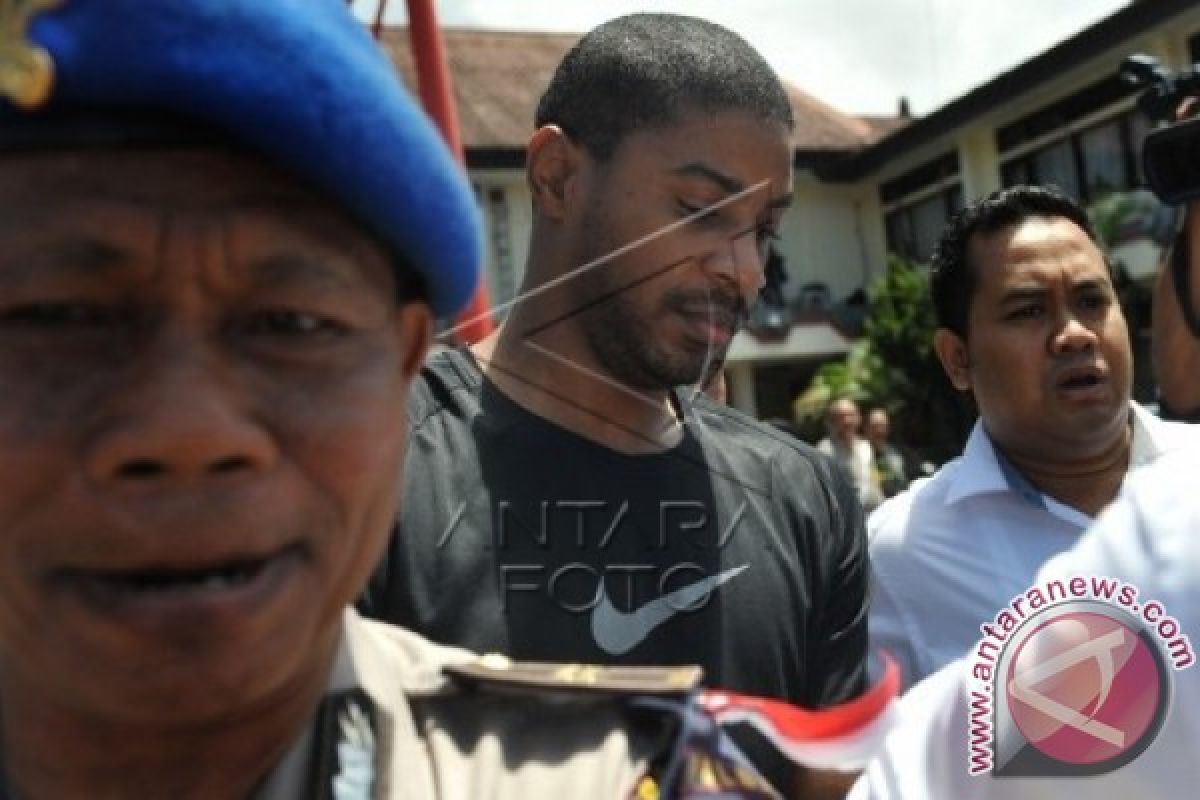 Polda Bali Serahkan Buronan Polisi Amerika Serikat 