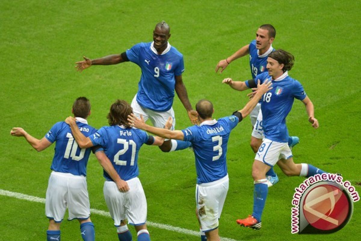 Italia menang 2-1 atas belanda