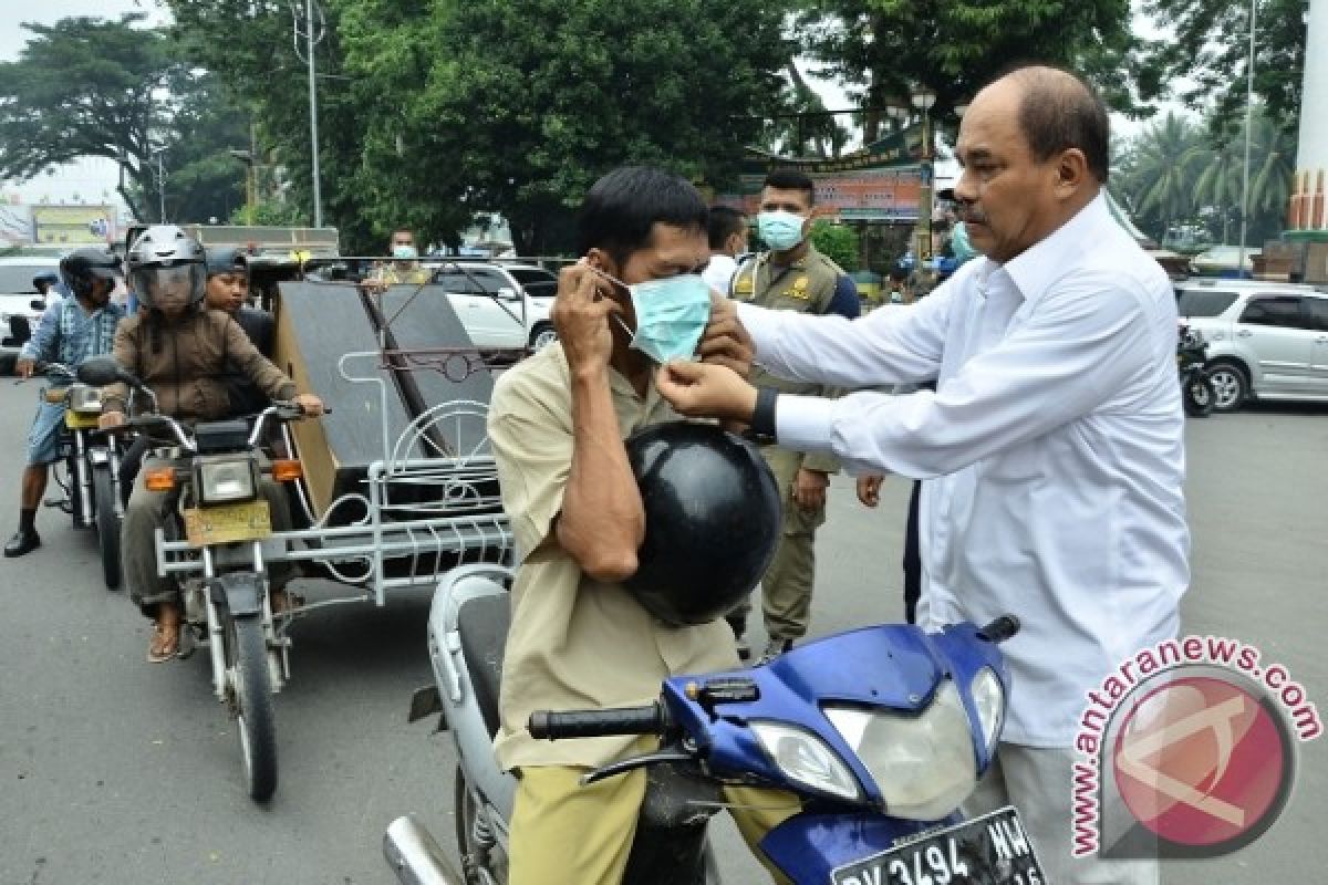 Pemkot Tebingtinggi Bagikan Ribuan Masker