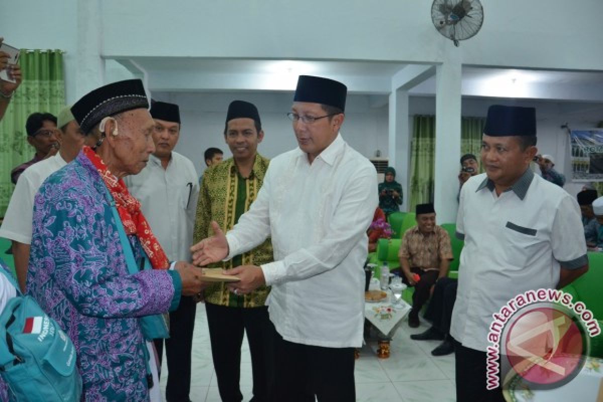 Haji - Pemprov Sulut Apresiasi Menag Berangkatkan Haji Sulut 