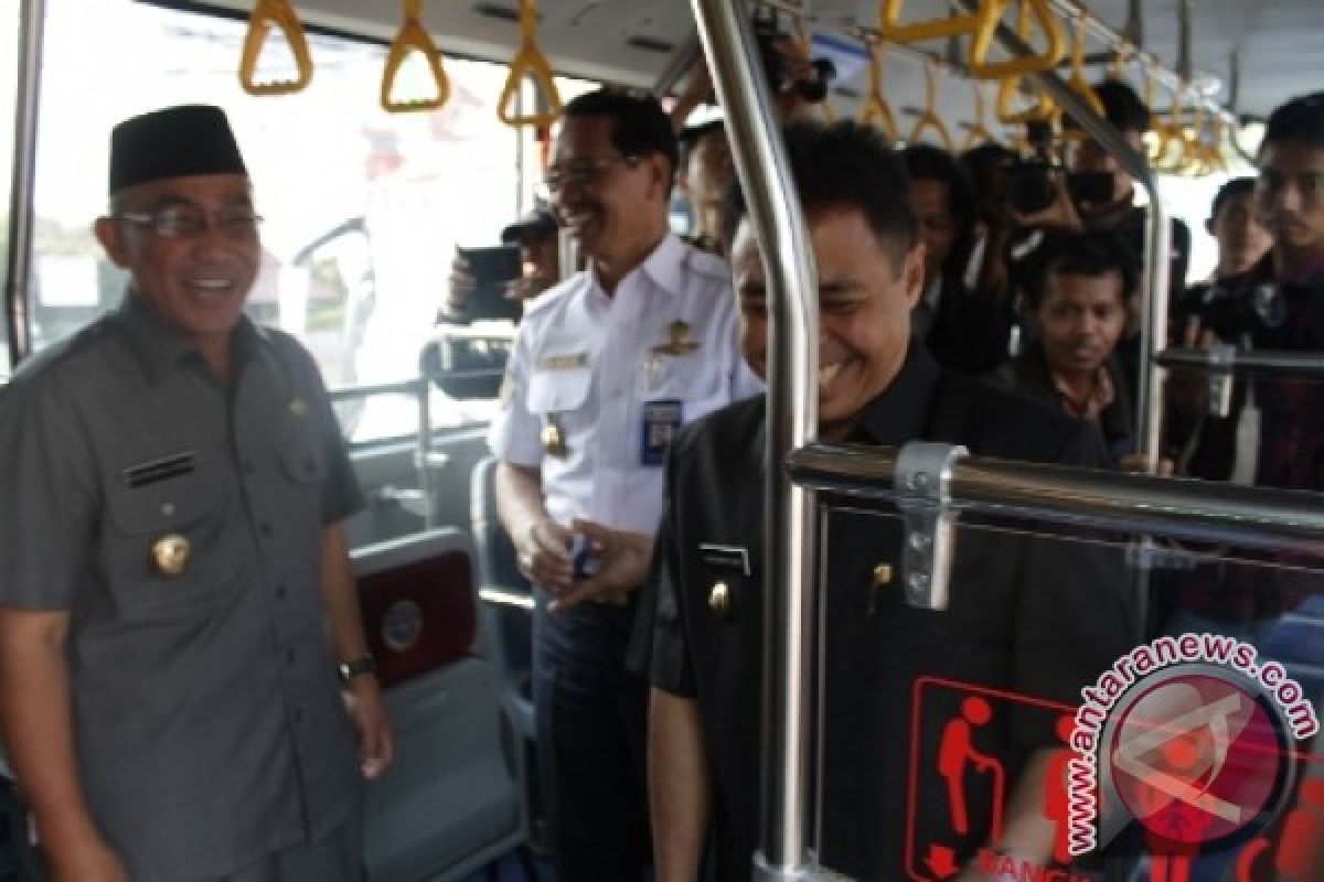 Depok Resmikan Penggunaan Bus Transjabodetabek