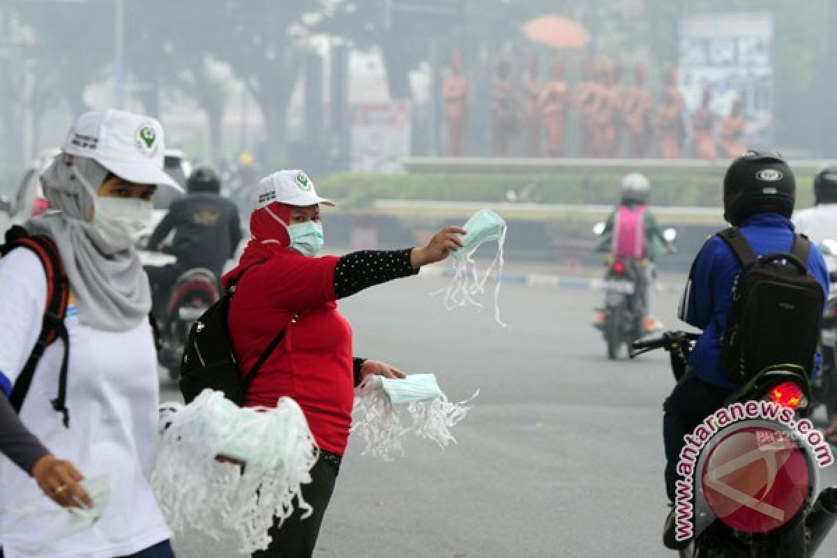 Polisi sebar 10.000 masker ke nelayan Riau