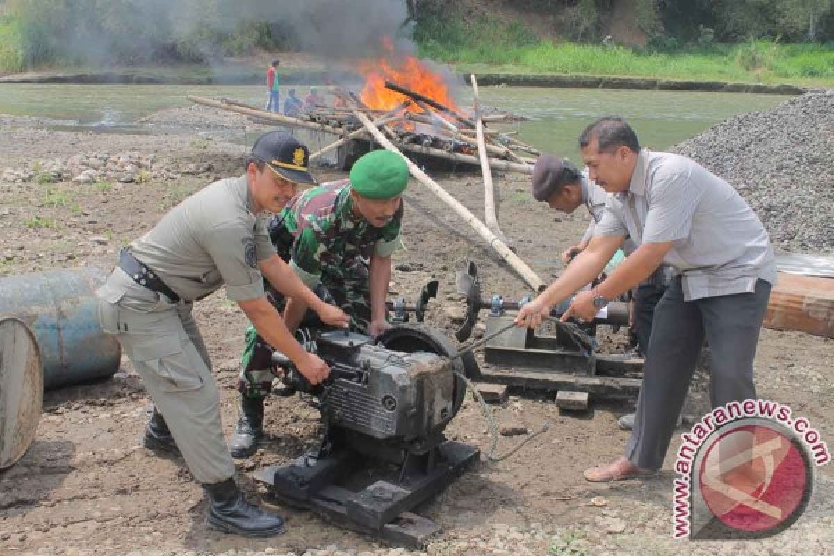 Penambangan Pasir Tulungagung Diduga Dibekingi Aparat