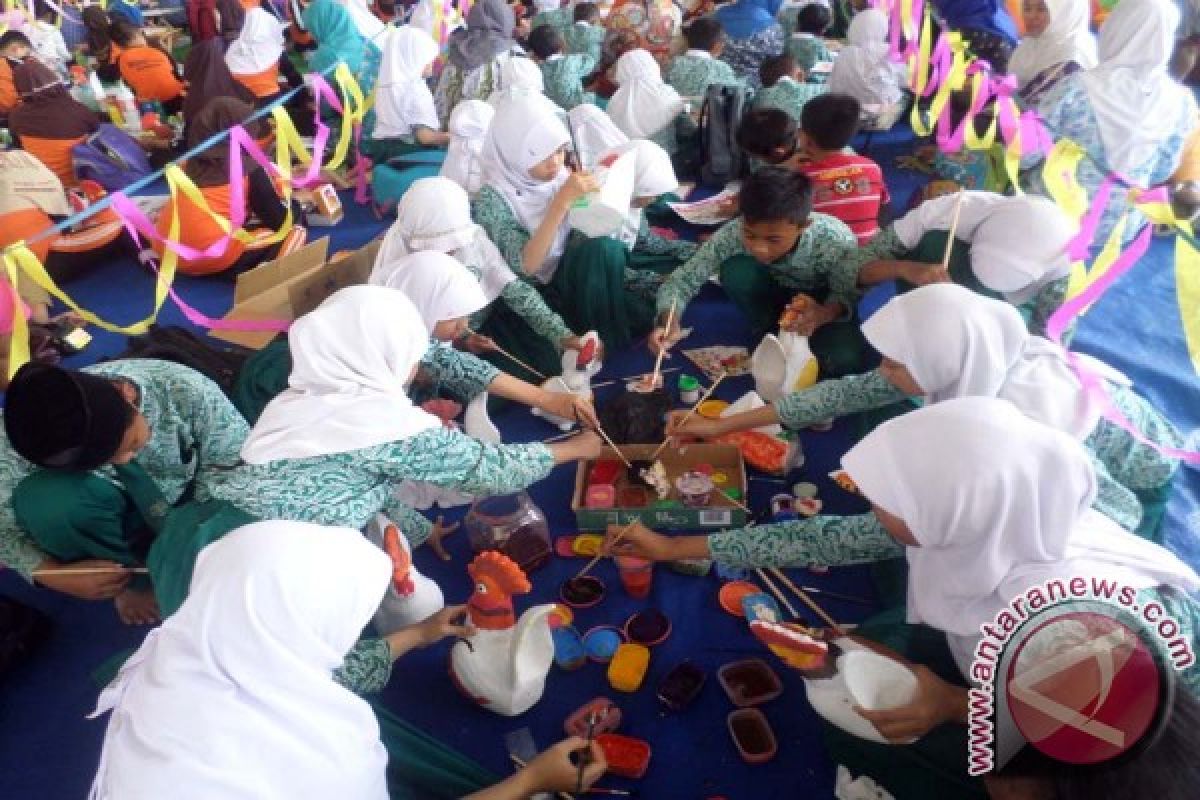 Lomba Mewarnai Gerabah