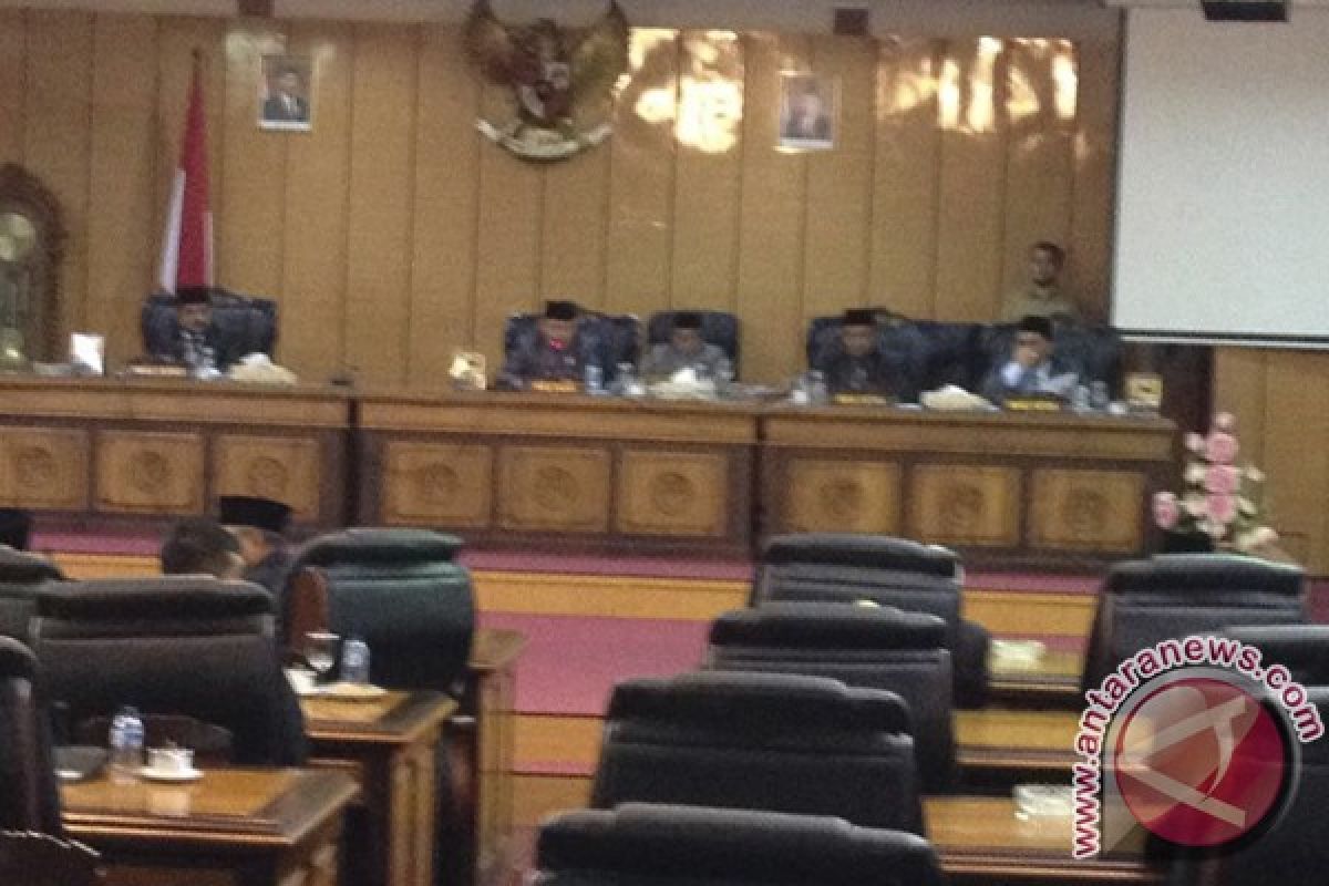 DPRD Karimun Sahkan Aunur Rafiq Sebagai Bupati