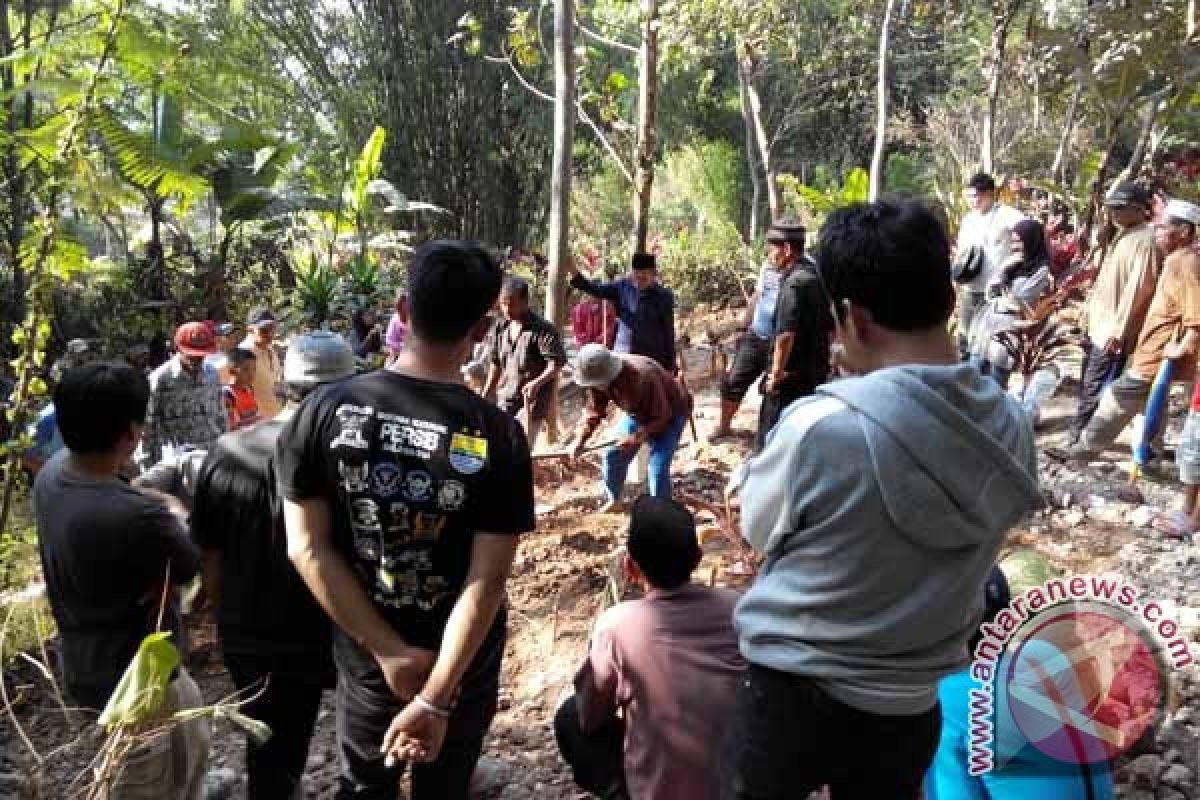 Pelaku penyerangan polisi dimakamkan di tigaraksa Tangerang