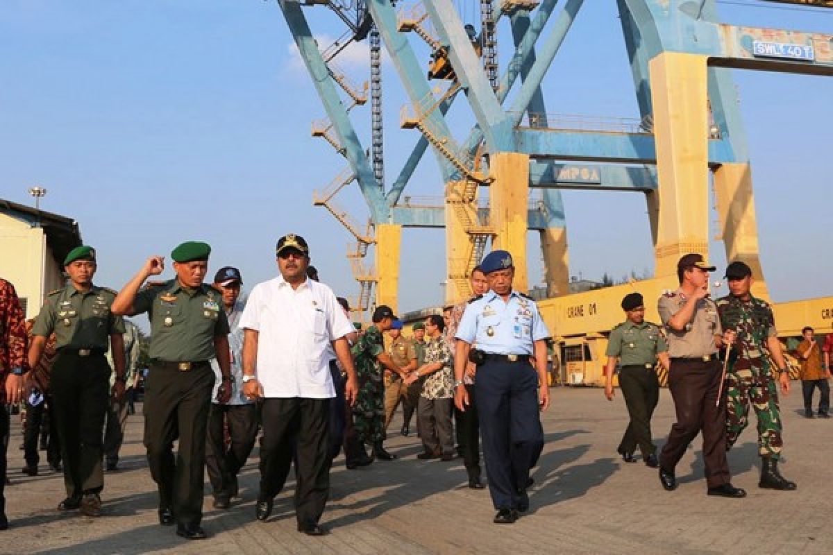 Gubernur Dampingi Panglima Tni Pantau Lokasi Untuk HUT TNI