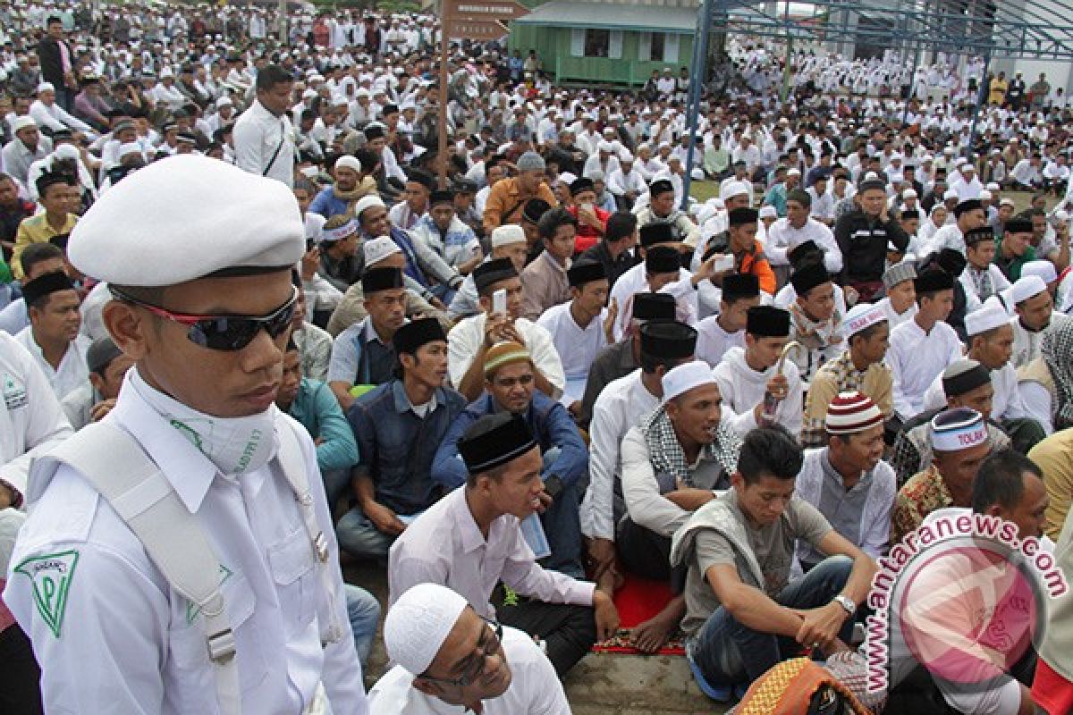 ASN Jabar bersarung saat Hari Santri Nasional