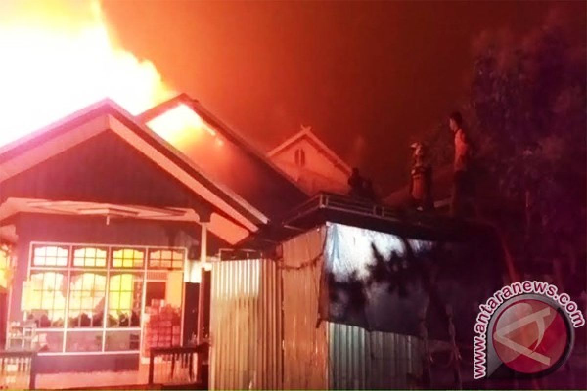 Belasan Barak Di Muara Teweh Habis Terbakar 