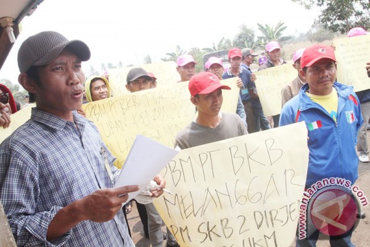 Koperasi TKBM Tuntut Penerapan Peraturan Menteri