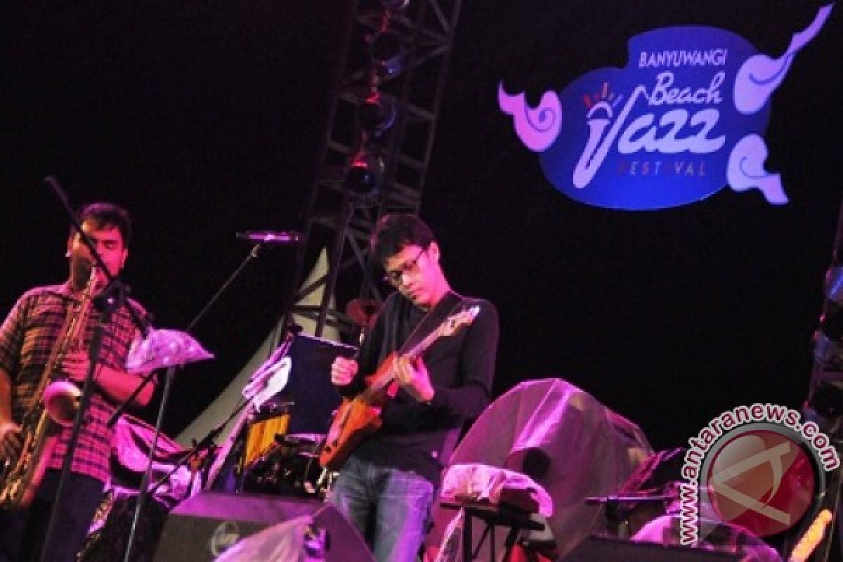 Bupati Banyuwangi: Jazz Pantai Perpanjang Siklus Wisatawan