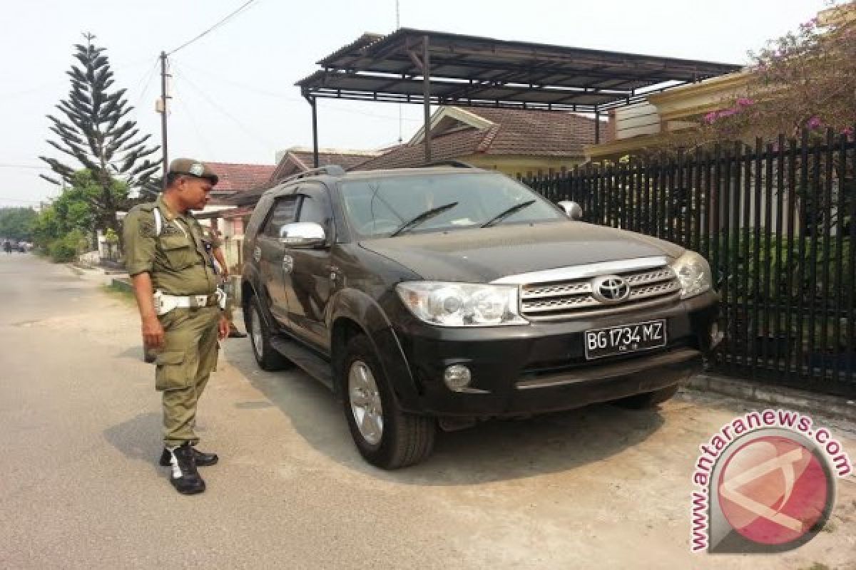 Sekretariat DPRD gagal sita mobil dinas