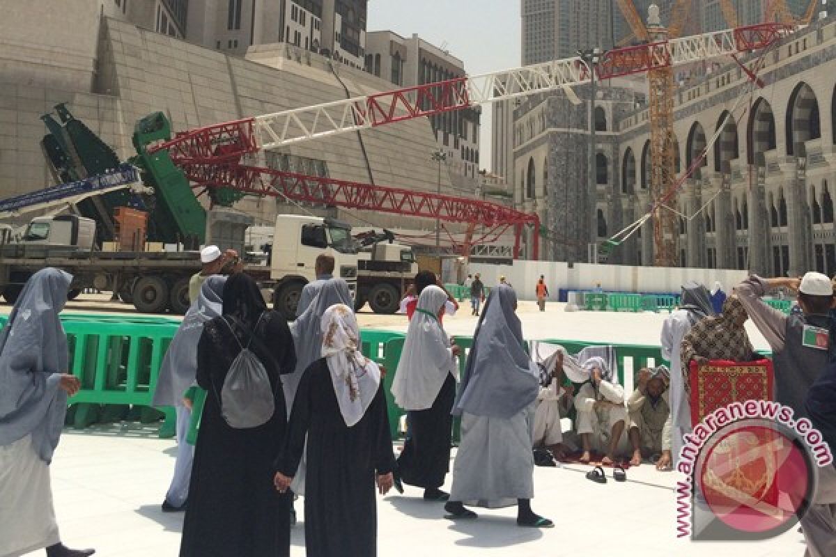 Saudi: pelaksanaan haji takkan terpengaruh jatuhnya "crane" di Makkah