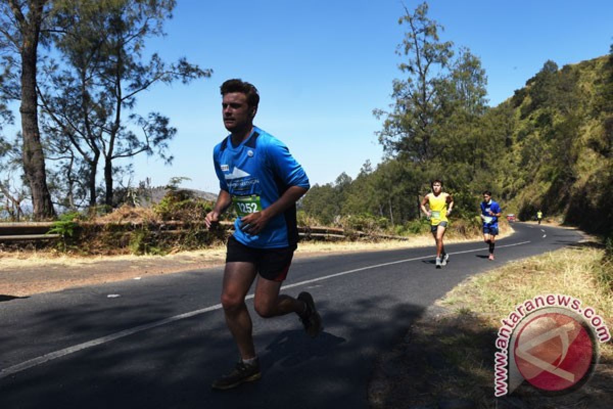 Tiga pelari akan mengelilingi Bali sejauh 535km