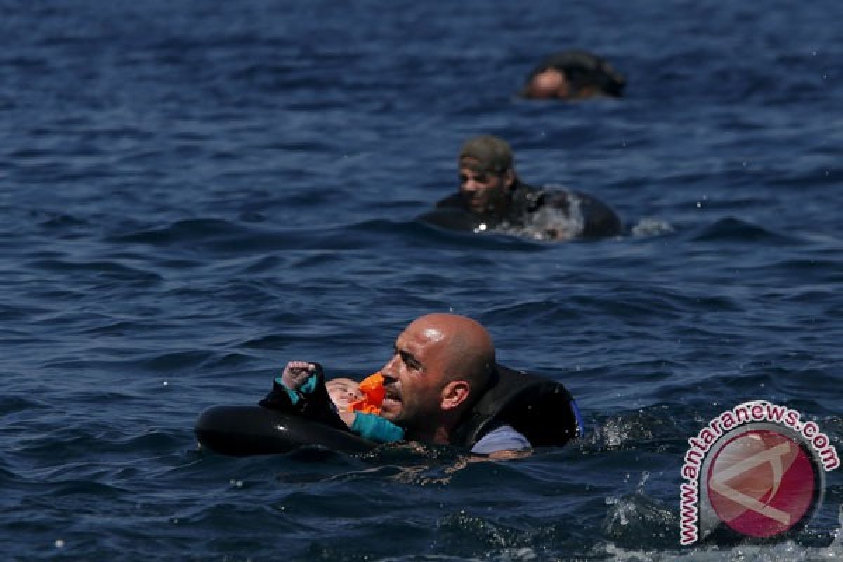 Kapal migran tenggelam di pantai Turki, 10 tewas