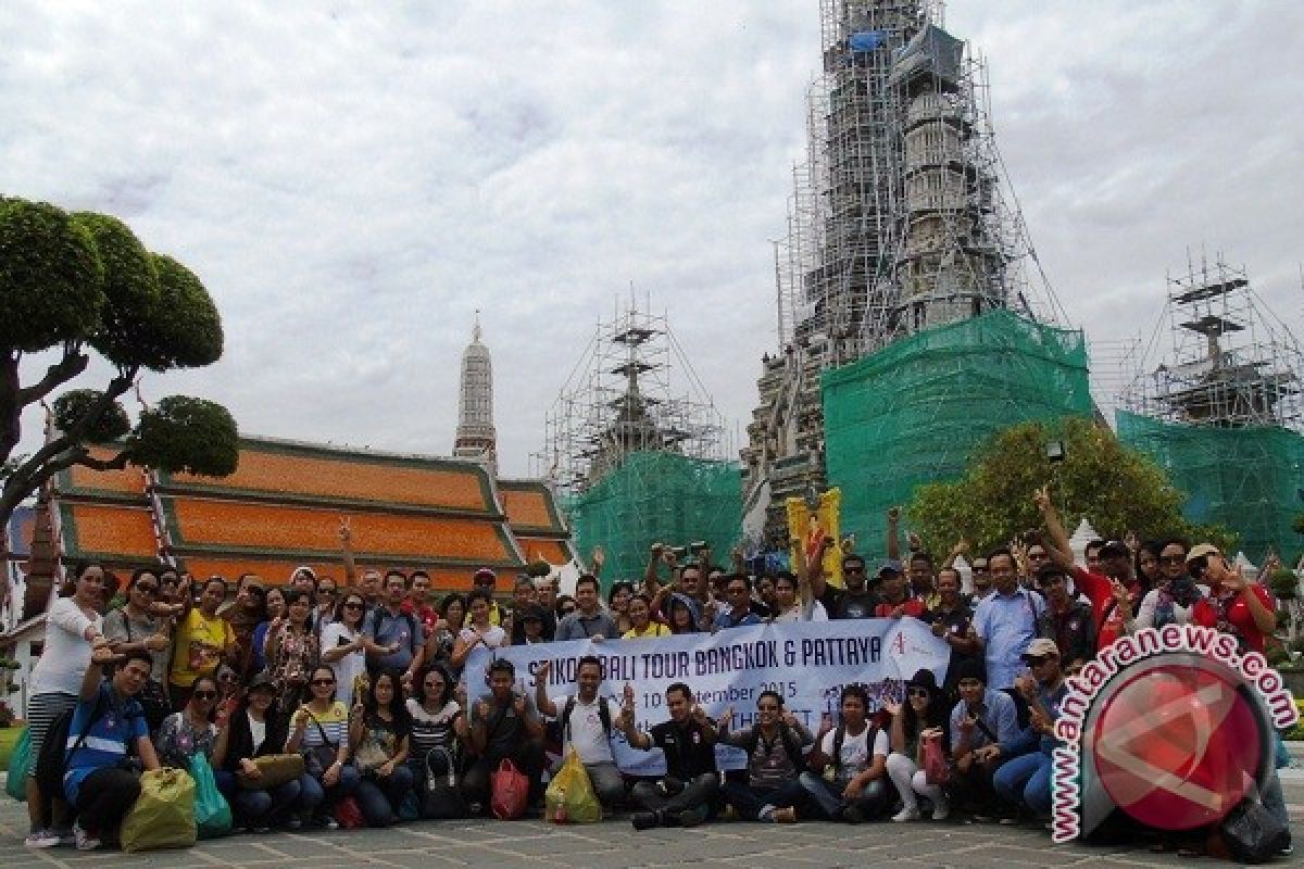 Stikom Ajak Karyawan Jalan-jalan ke Bangkok