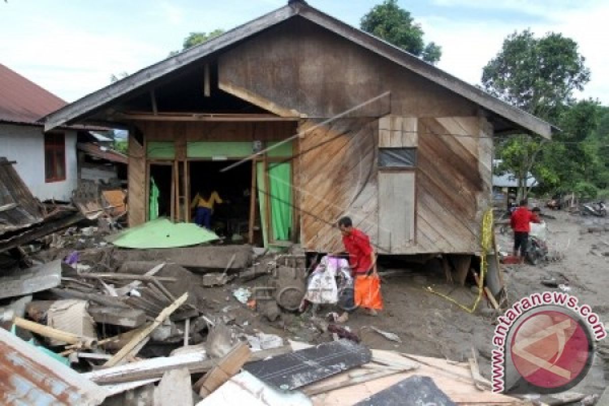 Enam Rumah Aceh Barat Hancur Diterjang Banjir