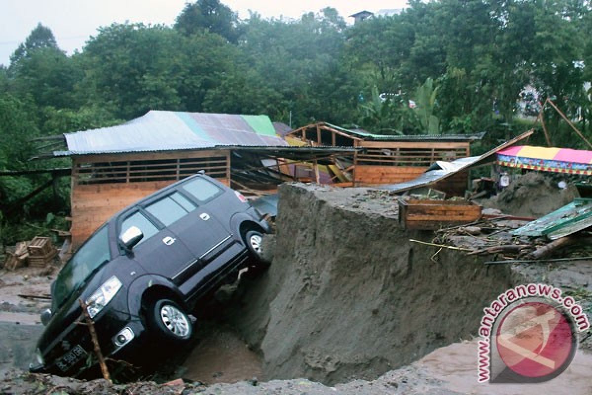 BENCANA BANJIR - Bandang di Aceh Singkil telan korban meninggal