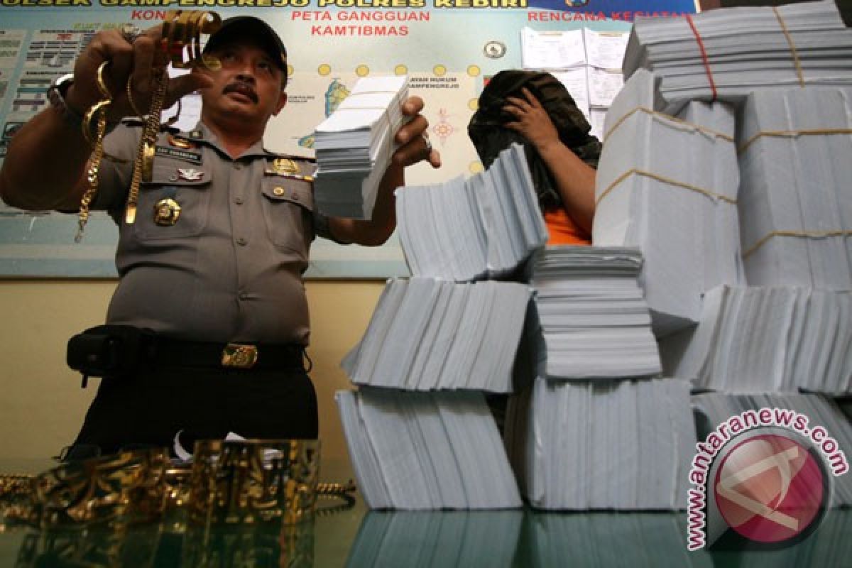 Polisi Pekanbaru bongkar praktik dukun pengganda uang