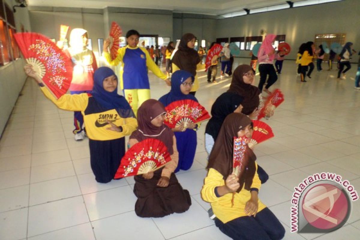 Tari Yosakoi Jepang Sambut Tamu Festival Bengawan