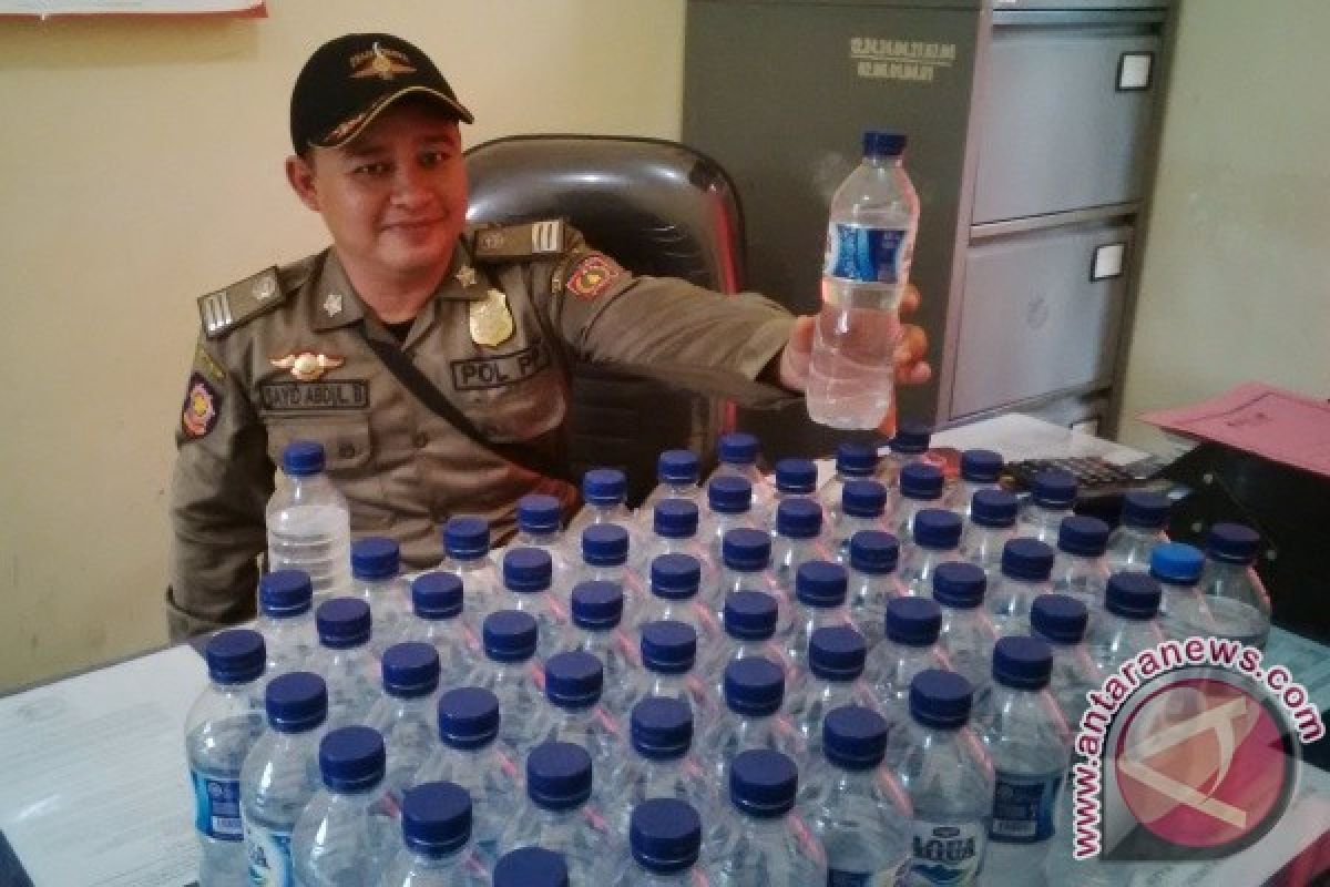 Satpol PP Kobar Amankan Penjual Miras