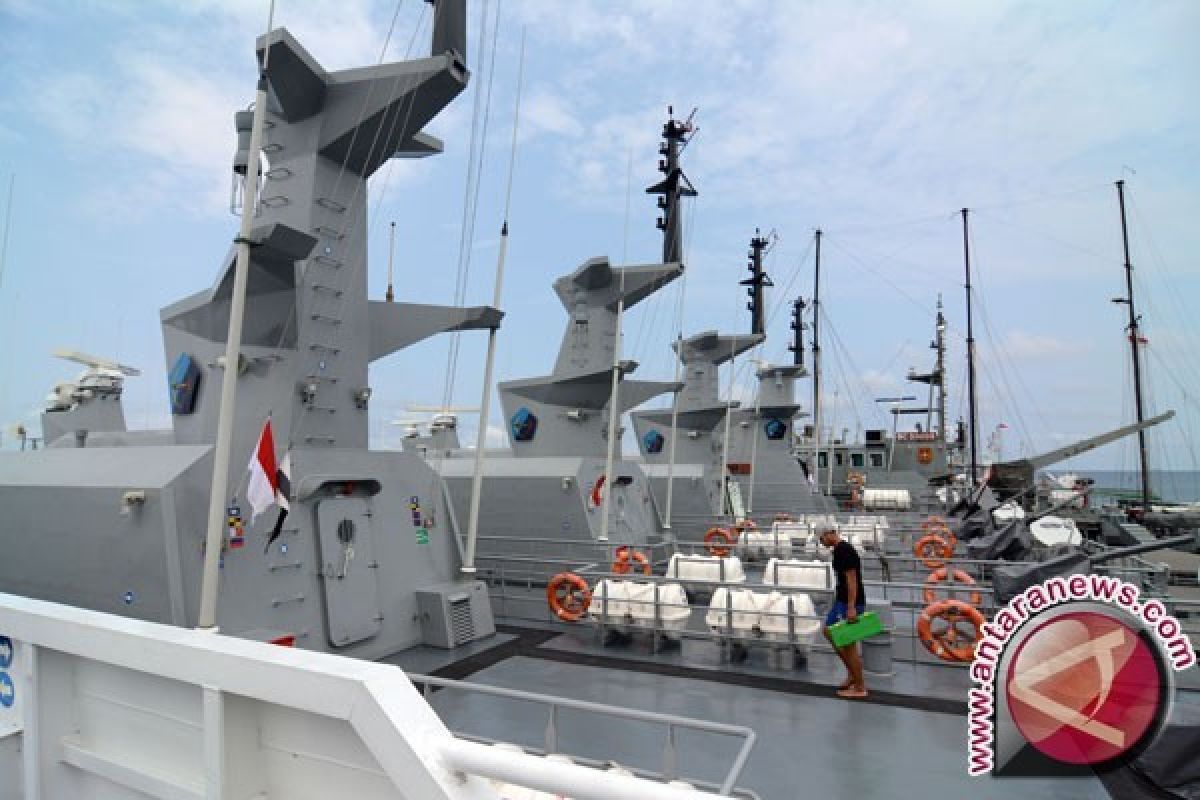  20 kapal perang Koarmatim meriahkan Sail Tomini 2015