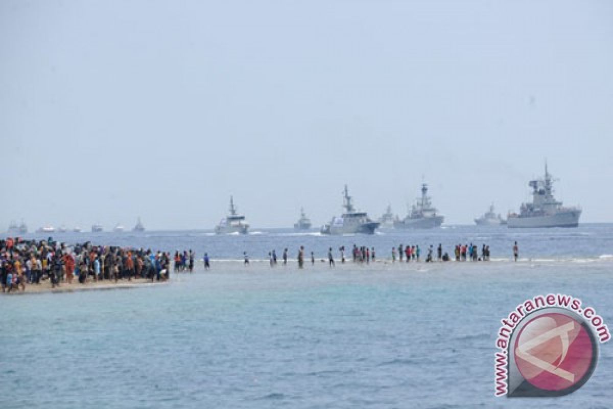 20 Warships Join Sailing Pass During Sail Tomini 