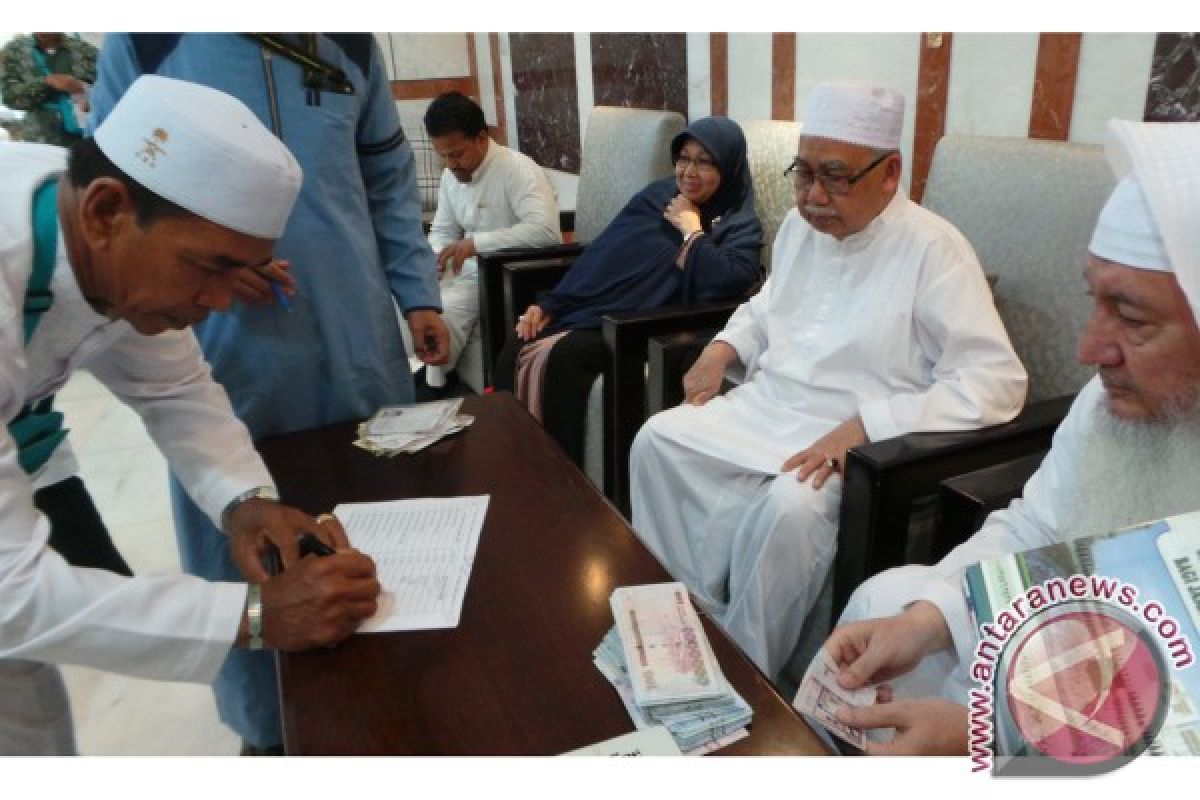 Jemaah haji Aceh dapat uang wakaf 1.200 riyal