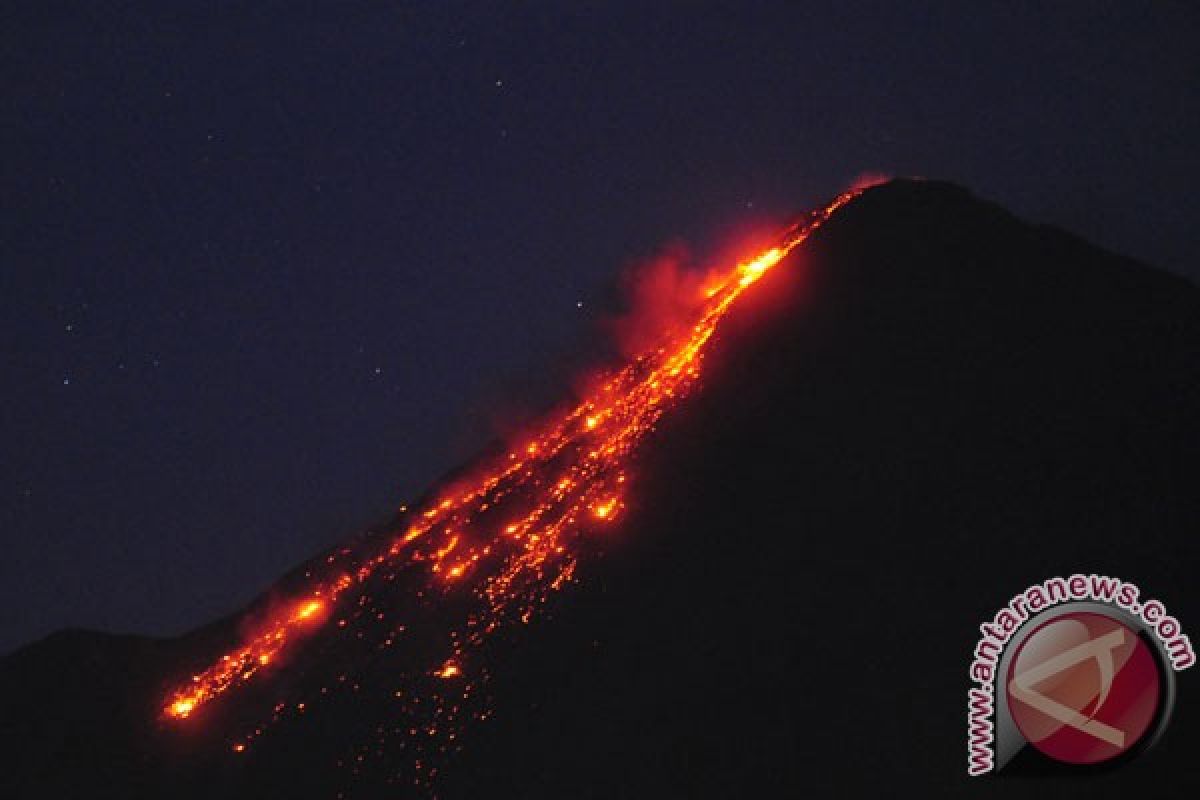 Jarak luncur guguran lava Karangetang sampai 2.000  meter