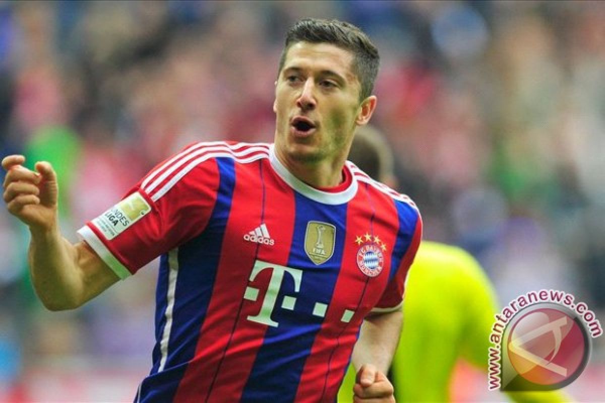 Lewandowski sumbang 2 gol saat Bayern kembali menang