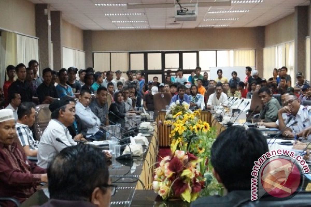 Komisi III DPRD Bontang Mediasi Konflik Nelayan