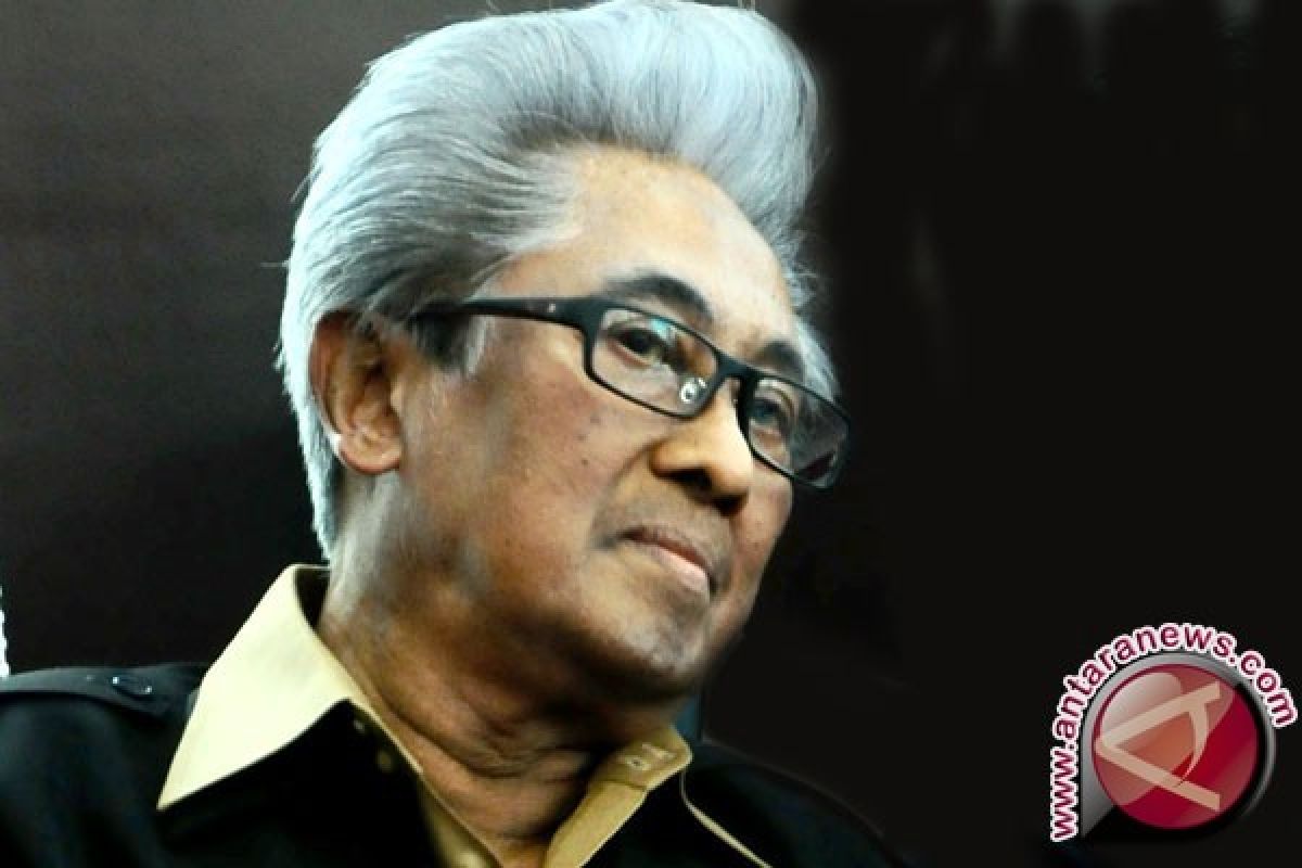 Pengacara senior Adnan Buyung Nasution meninggal