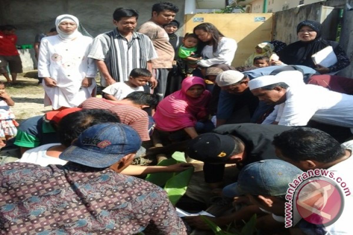 Presiden Jokowi Kurban Sapi di Masjid Al-Akbar