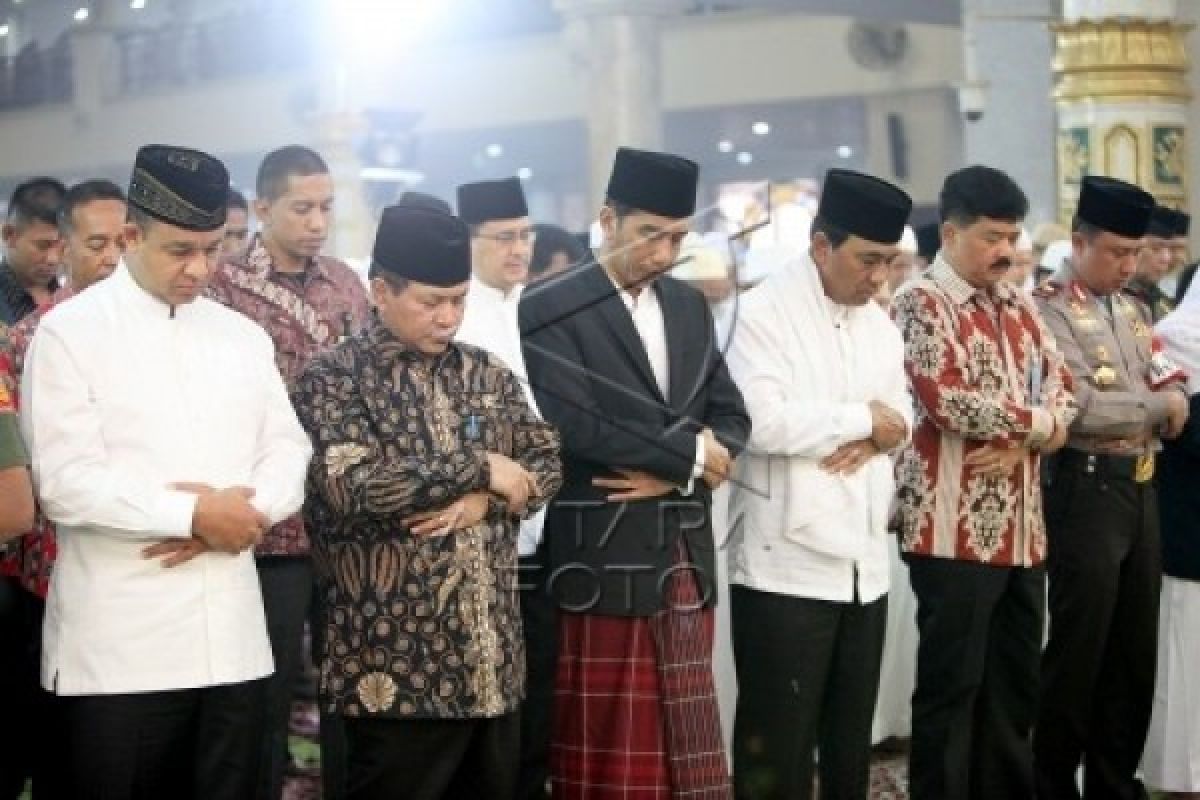 Jokowi Shalat Id Di Martapura Kalsel