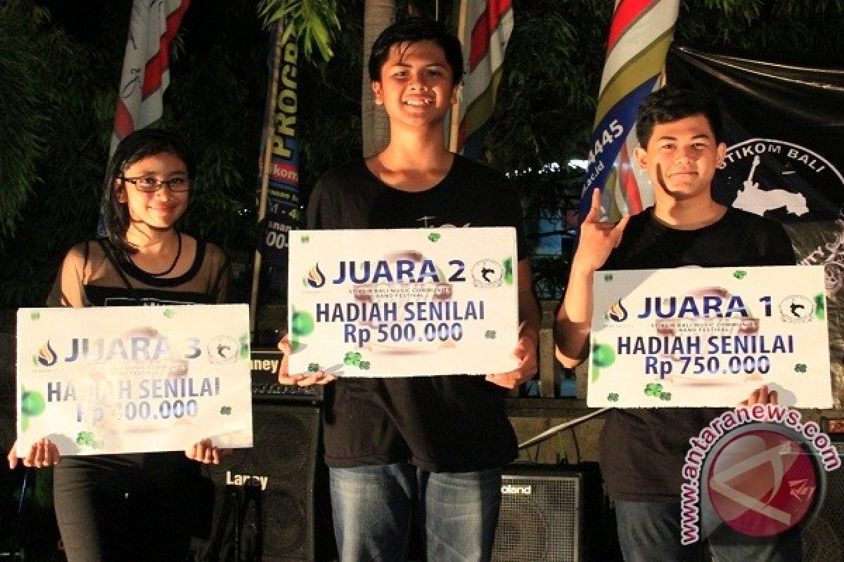 SMA Undiksha Juara Festival Musik Stikom Bali