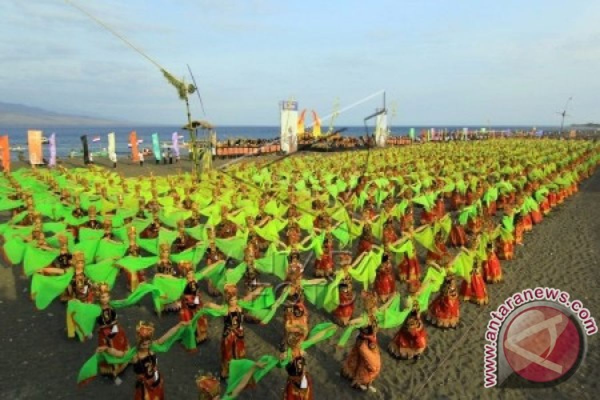 Gandrung Sewu 2016 Angkat Tema 