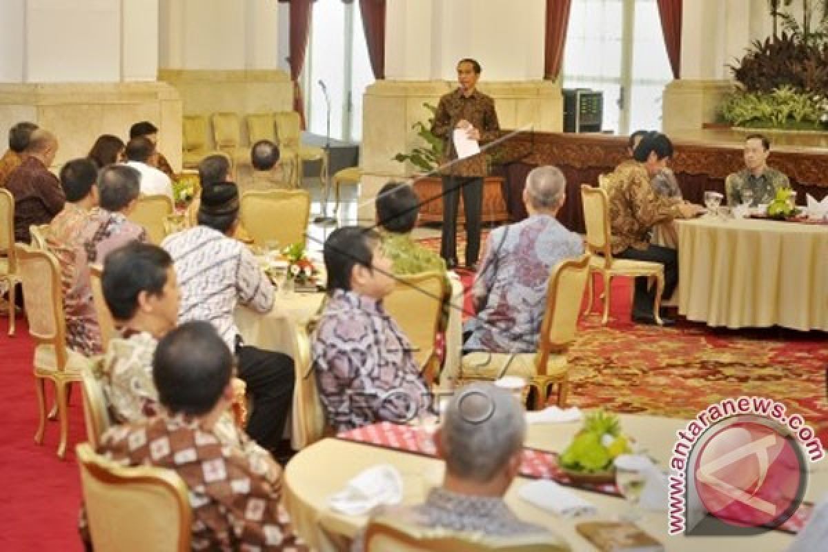 Presiden Makan Bersama Pedagang Beras Di Istana