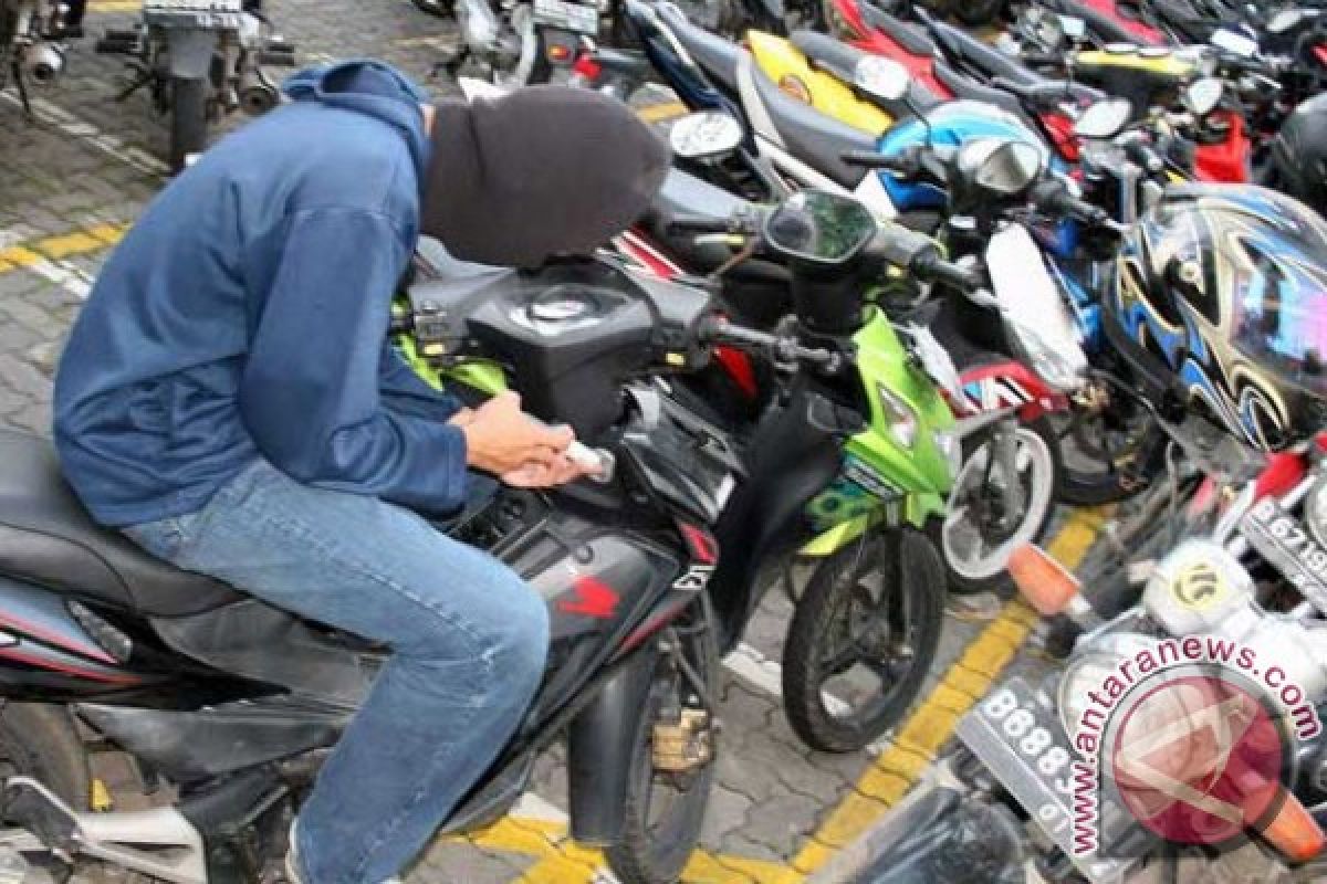 Pencuri Motor di Bekasi Manfaatkan Medsos Untuk Penjualan