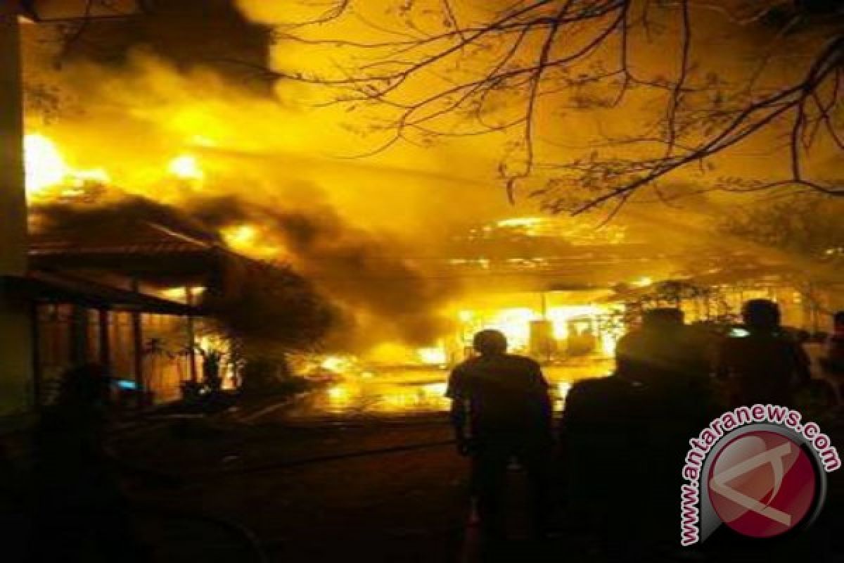 Pasar Barang Bekas Martapura Kalsel Terbakar 