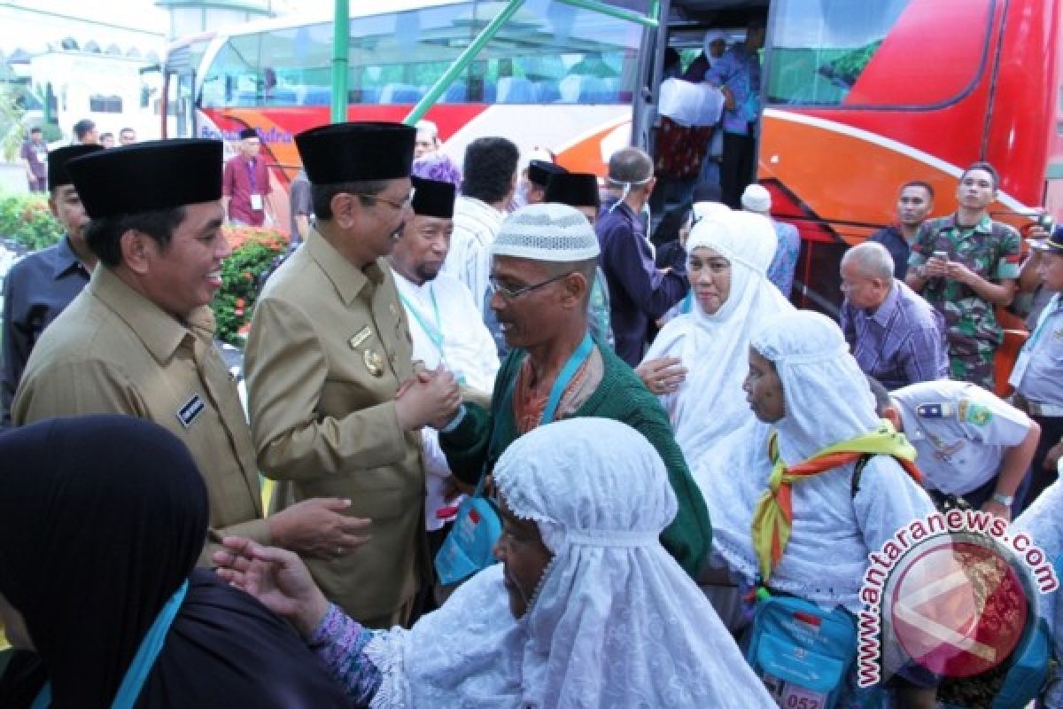  Plt Gubernur Sumut Sambut Kedatangan  Kloter I  